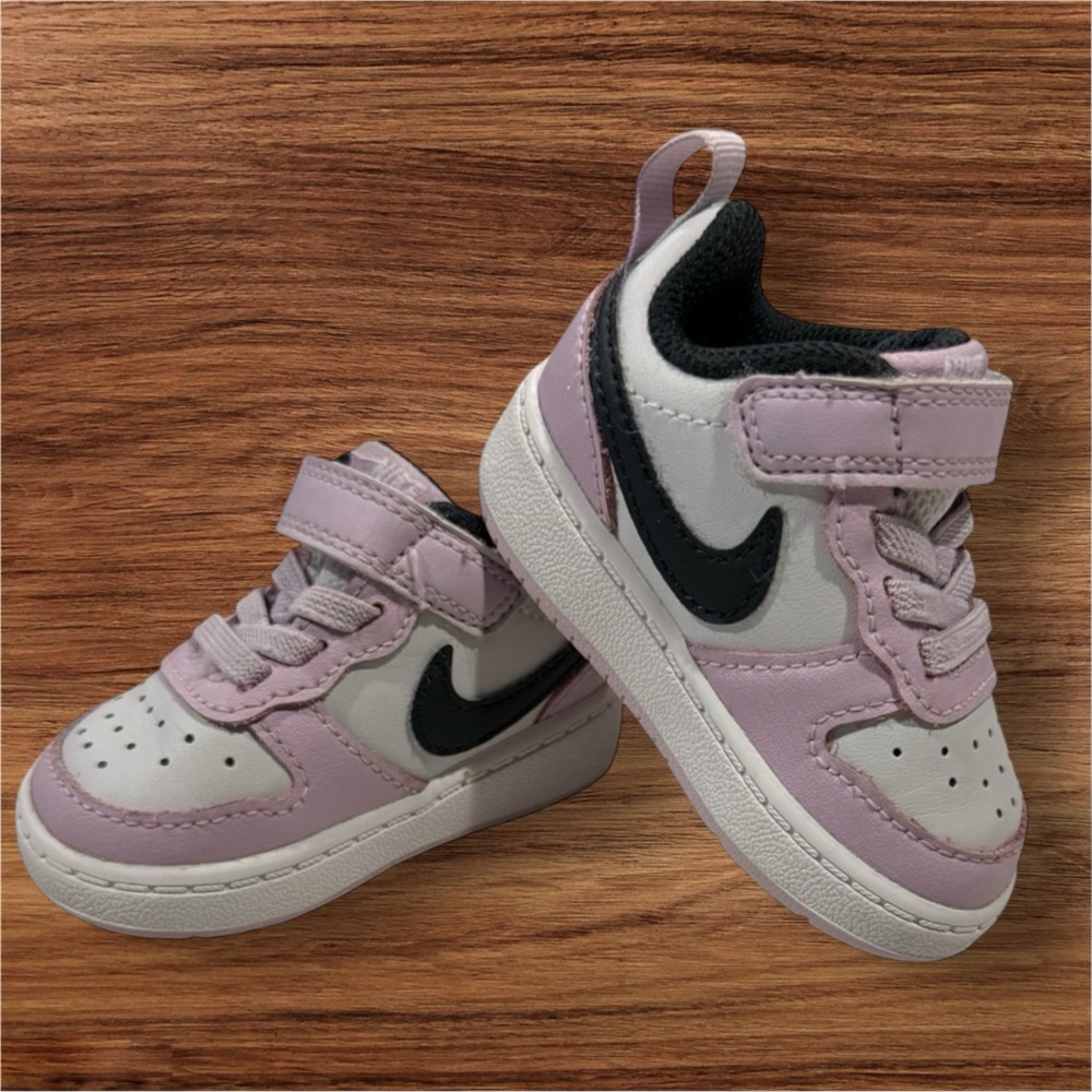 Nike Kids Sneakers - Lavender and Black